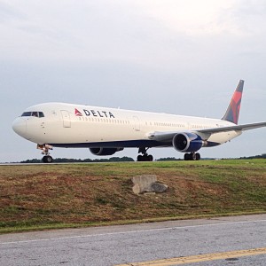 Delta 767-400 in Atlanta.