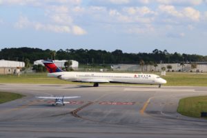 Delta Air Lines MD90 on takeoff roll at Daytona Beach International Airport. (Credits: Nicolas Bernier)